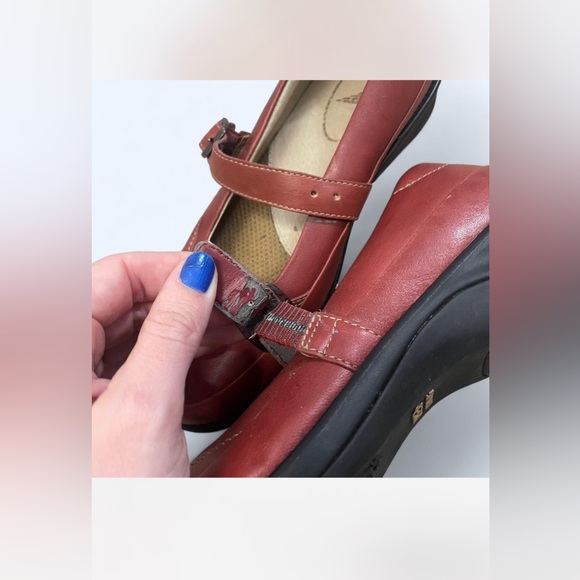 Vintage Red Wing Women's Red Mary Jane Shoes - Picture 5 of 5